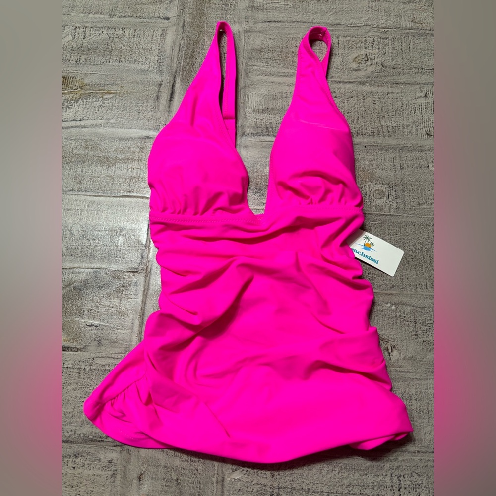 NWT Women’s Swimsuit / Tankini Top
